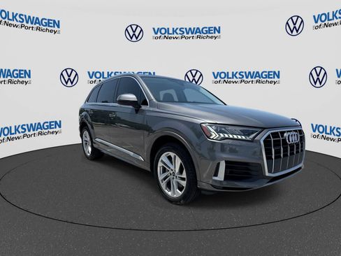 Used 2023 Audi Q7 3.0T Premium AWD/4WD image 16