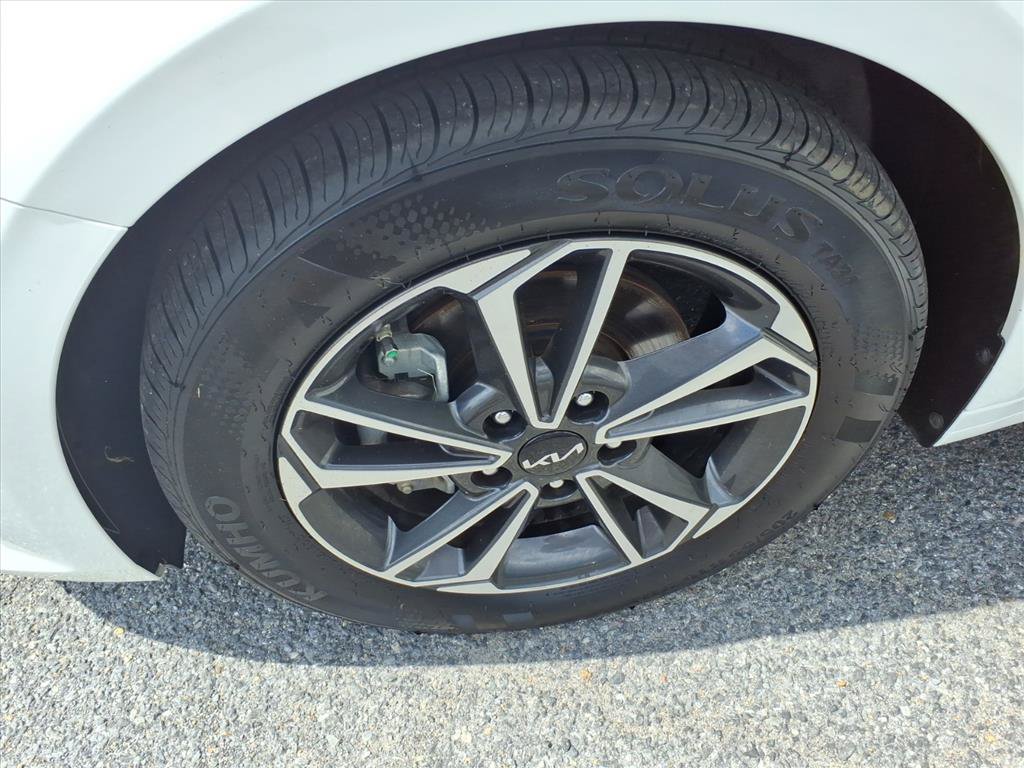 Used 2024 Kia Forte LXS w/ LXS Technology Package FWD image 14