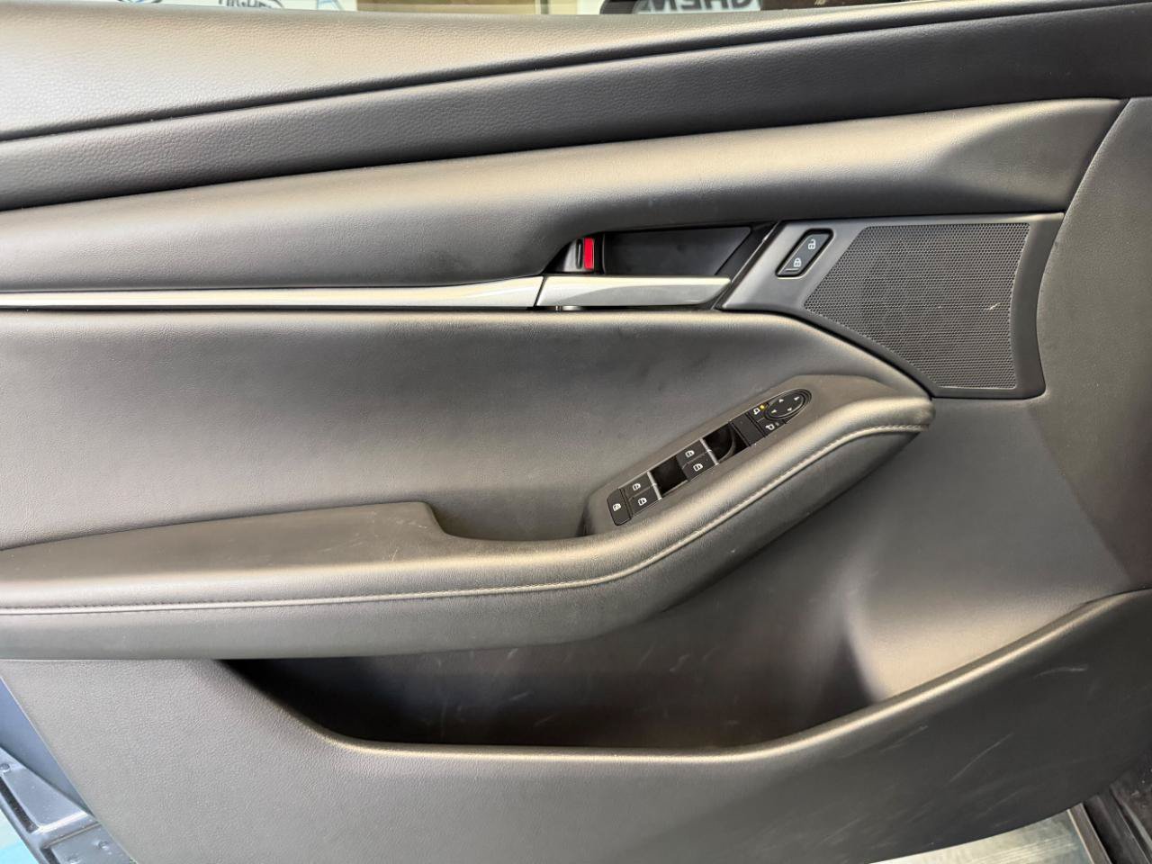 Used 2023 MAZDA MAZDA3 s FWD image 11