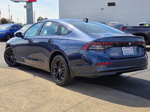 Certified 2025 Honda Accord SE image 6