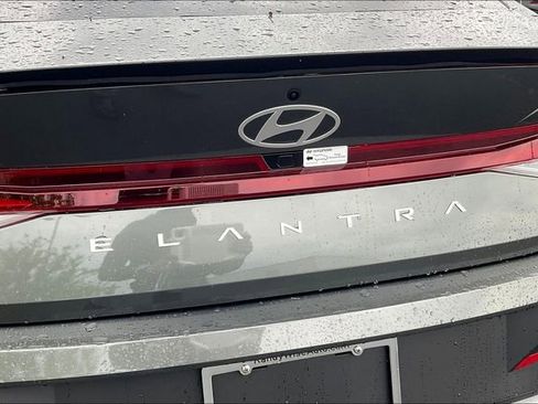 New 2025 Hyundai Elantra Sport image 18