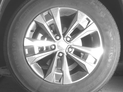 Used 2025 Chevrolet Equinox LT FWD image 12