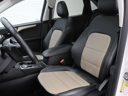 Used 2022 Ford Escape Titanium w/ Titanium Elite Package image 11