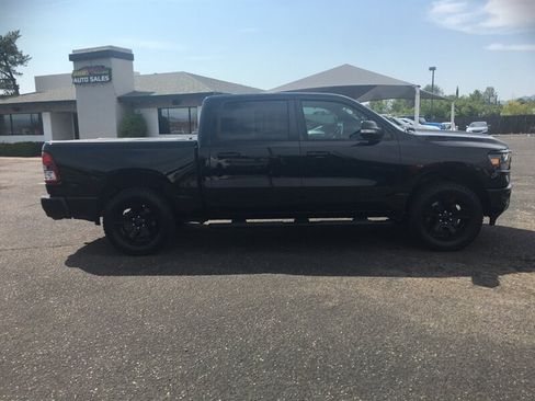 Used 2020 RAM 1500 Big Horn AWD/4WD image 3