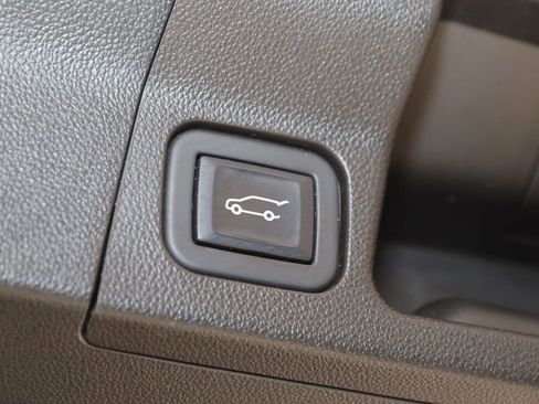 Used 2023 GMC Acadia SLT w/ Elevation Edition image 55