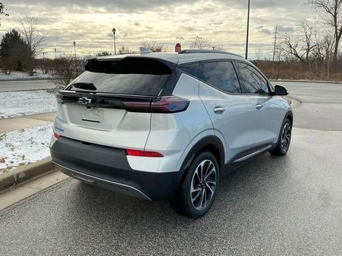 Used 2022 Chevrolet Bolt EUV Premier w/ Sun & Sound Package image 6