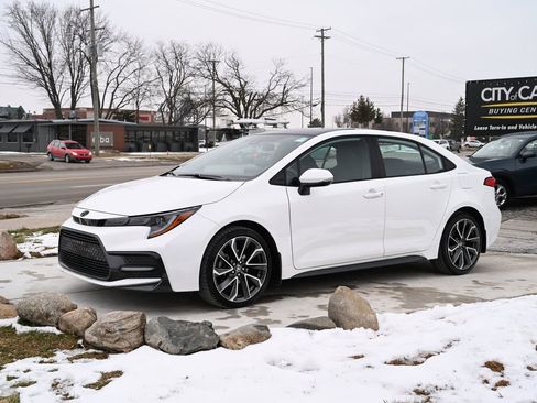 Used 2021 Toyota Corolla SE image 9