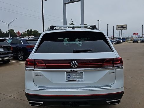New 2026 Volkswagen Atlas SE image 6