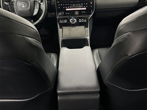 Used 2023 Toyota bZ4X Limited image 25