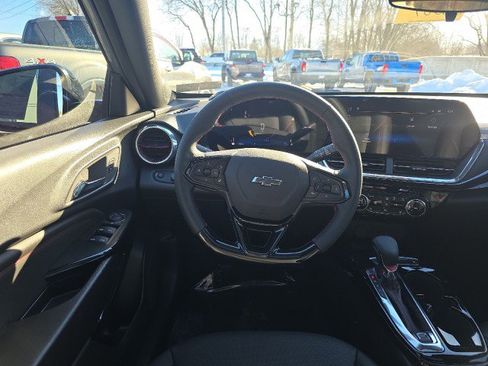 New 2026 Chevrolet Trax RS w/ Sunroof Package image 18