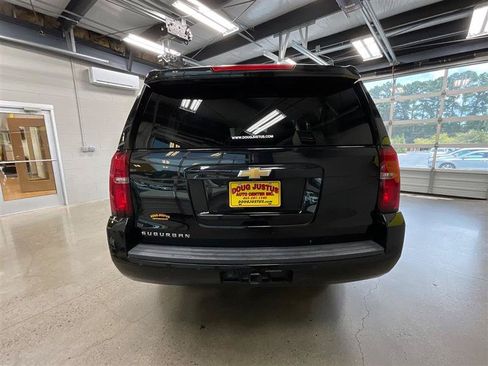 Used 2020 Chevrolet Suburban LT AWD/4WD image 4