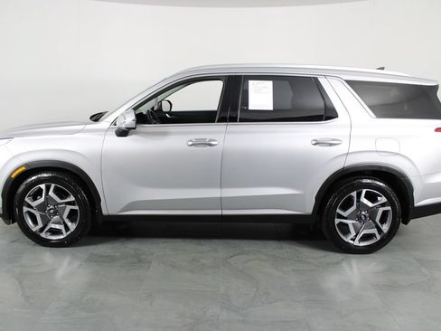 Used 2023 Hyundai Palisade Limited FWD image 14