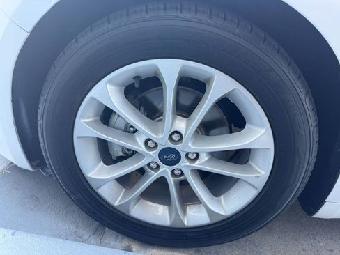 Used 2019 Ford Fusion SE FWD image 20