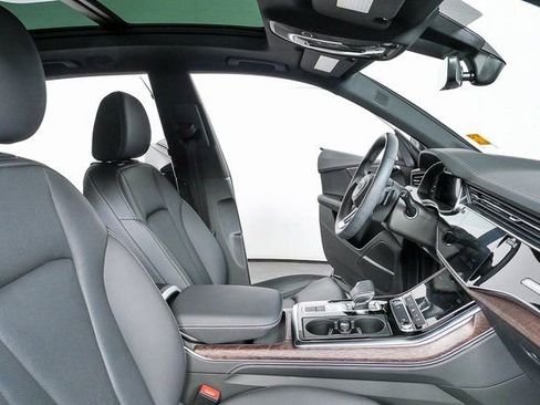 Used 2023 Audi Q8 Premium Plus w/ Premium Plus Package image 24