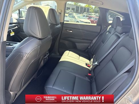 New 2025 Nissan Murano SV image 16