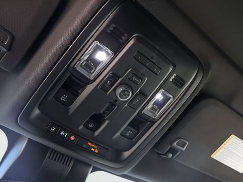 Used 2024 Chevrolet Suburban Z71 w/ Z71 Off-Road Package image 23