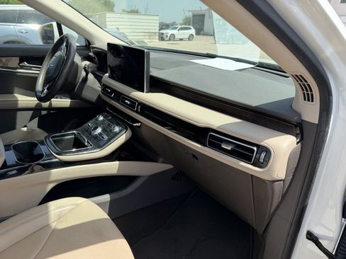 Used 2023 Lincoln Nautilus Reserve AWD/4WD image 19