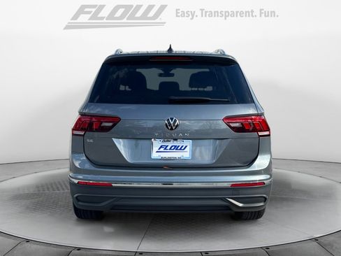 Used 2022 Volkswagen Tiguan SE w/ Panoramic Sunroof Package image 7