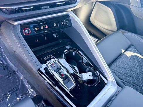 New 2025 Audi SQ5 Prestige image 21