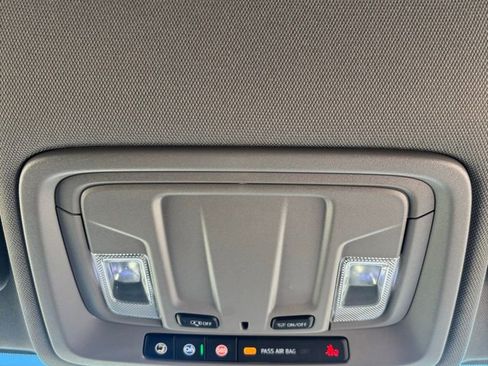 Used 2024 GMC Sierra 1500 SLE image 19