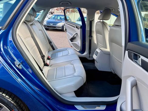 Used 2017 Volkswagen Passat 1.8T R-Line image 21