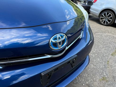 Used 2012 Toyota Prius V Three FWD image 7