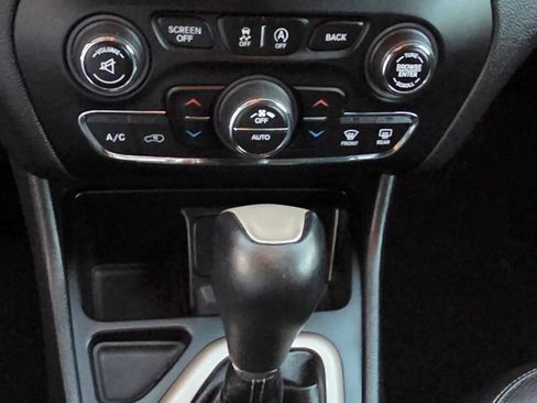 Used 2015 Jeep Cherokee Limited w/ Luxury Group FWD image 19