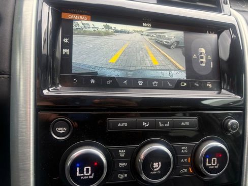 Used 2019 Land Rover Discovery HSE AWD/4WD image 24