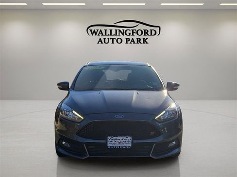 Used 2018 Ford Focus ST image 2
