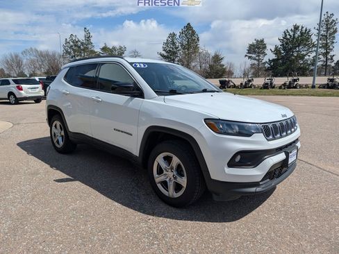 Used 2023 Jeep Compass Latitude w/ Convenience Group AWD/4WD image 7