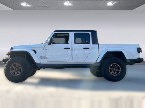 Used 2020 Jeep Gladiator Overland image 2