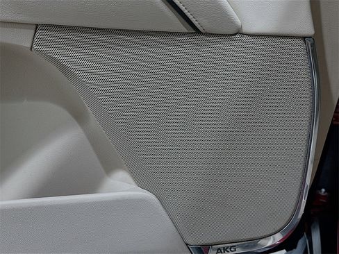 Used 2021 Cadillac Escalade ESV Premium Luxury image 19