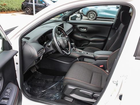 Certified 2025 Honda HR-V Sport image 19