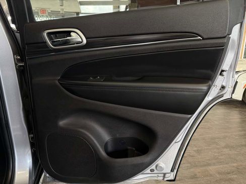 Used 2020 Jeep Grand Cherokee Limited image 26