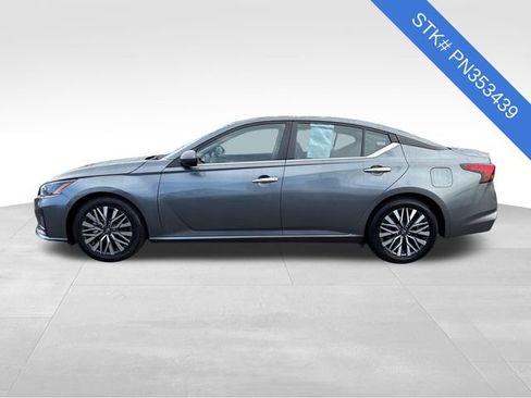 Used 2023 Nissan Altima 2.5 SV image 4