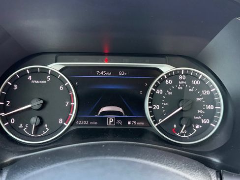 Certified 2025 Nissan Sentra SV FWD image 14
