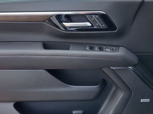 New 2026 Chevrolet Suburban High Country w/ Sun And Tow Package image 19