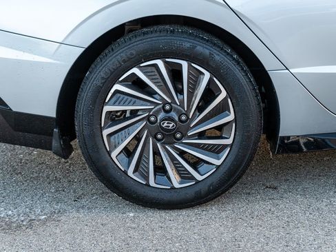 Certified 2025 Hyundai Sonata SEL image 9