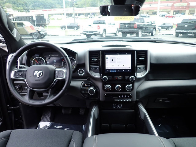 New 2026 RAM 1500 Express AWD/4WD image 16