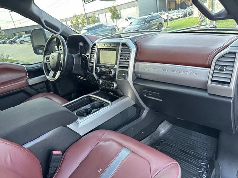 Used 2019 Ford F250 Platinum w/ Platinum Ultimate Package image 16