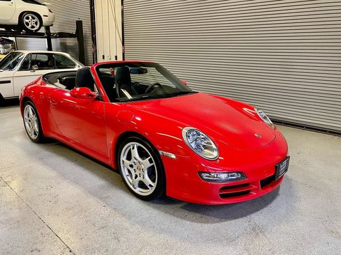 Used 2006 Porsche 911 Carrera RWD image 9