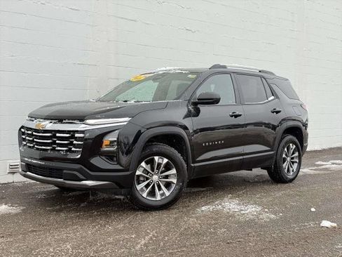 Used 2025 Chevrolet Equinox LT w/ Convenience Package II image 1
