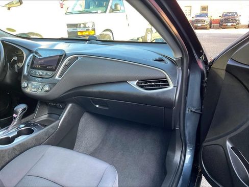Used 2021 Chevrolet Malibu RS FWD image 13