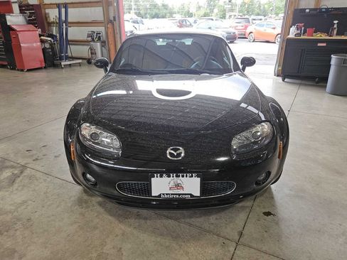 Used 2008 MAZDA MX-5 Miata Grand Touring w/ Premium Pkg RWD image 11