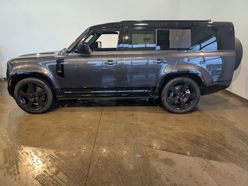 New 2026 Land Rover Defender 130 X-Dynamic SE image 3
