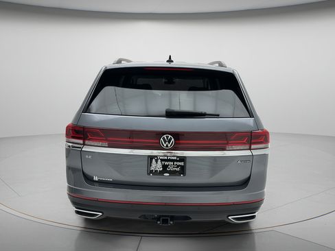 Used 2025 Volkswagen Atlas SE AWD/4WD image 6