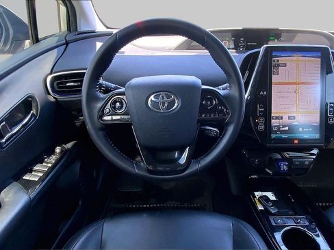 Used 2022 Toyota Prius Limited FWD image 5