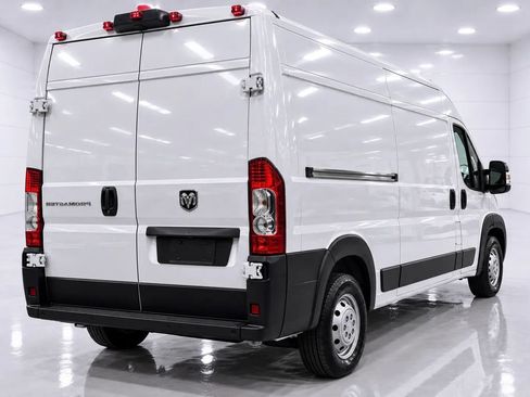 Used 2024 RAM ProMaster 2500 w/ Convenience Group FWD image 5