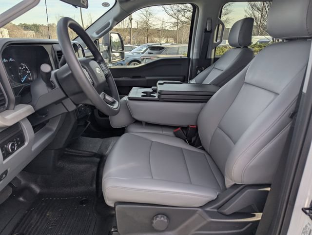 New 2026 Ford F450 XL w/ XL Chrome Package RWD image 21