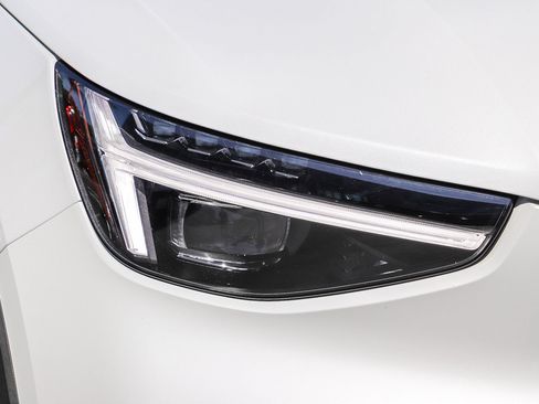 New 2026 Volvo XC40 B5 Ultra w/ Climate Package AWD/4WD image 4